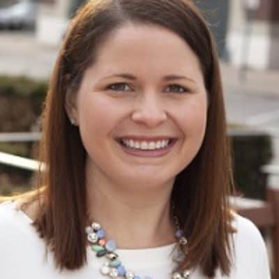 Christobek_Laura_Headshot