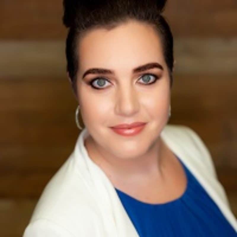 Wright_Kelly_Headshot